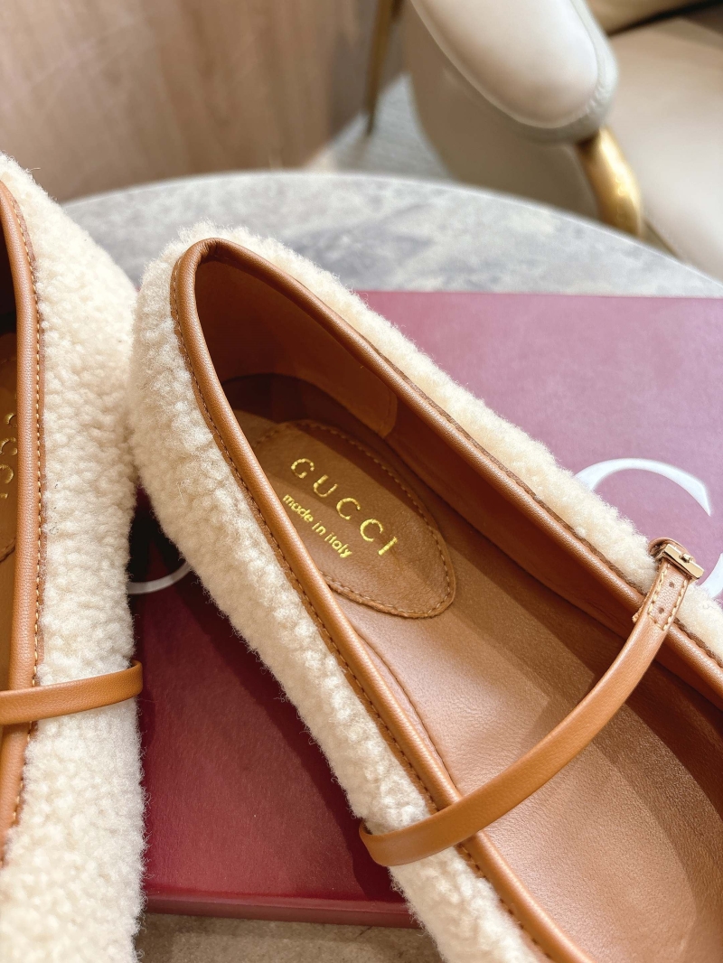 Gvc*1 flat shoes